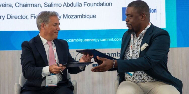 Fundação Salimo Abdula e FieldReady assinam memorando para ampliar o programa Elevate